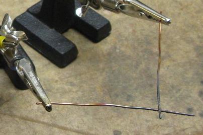 A thermoelectric junction made with two copper wires coated in copper oxide