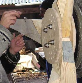 Balancing wind turbine blades with lead flashing