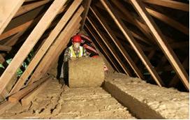 Installing Blanket (Quilt) Loft Insulation