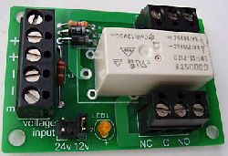 Relay board with one mains switching relay