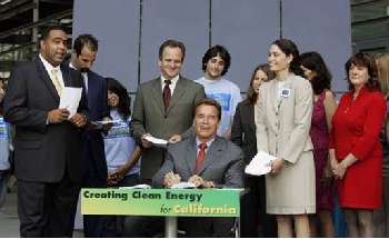 Schwarzenegger signing Million Solar Roofs Bill