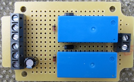 Simple hen house door controller circuit