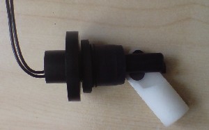 FLOAT SWITCH. Compact float switch for low and high liquid level testing with sealed reed relay (SPST) offering NO and NC operation