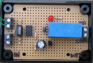 LIGHT DARK SENSOR CIRCUIT RELAY. Switch on lights or other devices (<10 Amps total) according to level of ambient light. User configurable